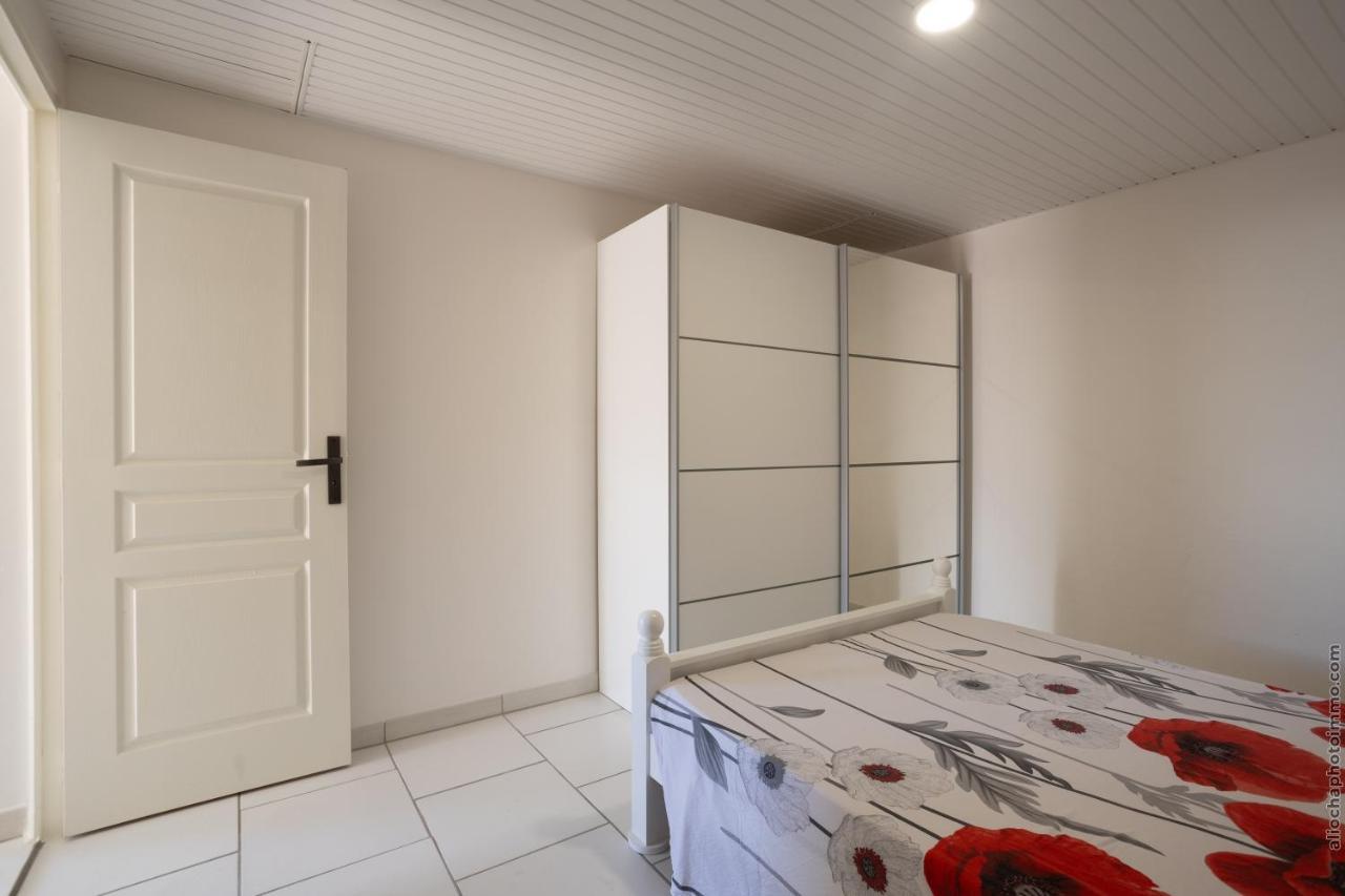 Alpinia - Appt Avec Piscine Partagee Lägenhet Saint-Pierre Exteriör bild